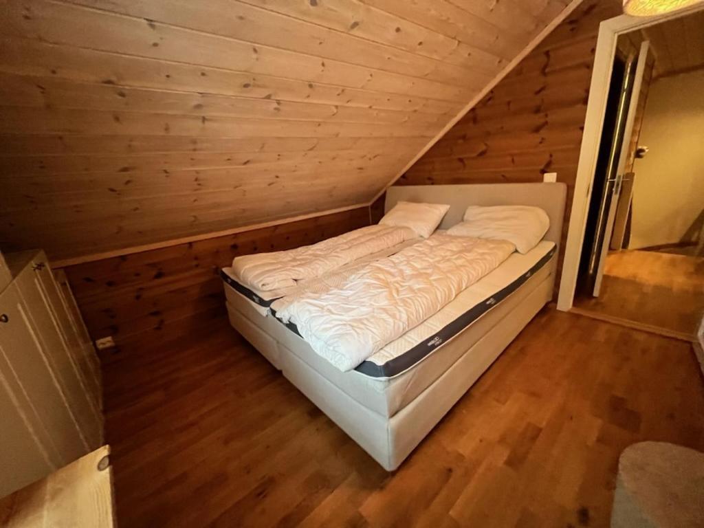 Three-Bedroom Holiday Cottage Tjorhom Exterior foto